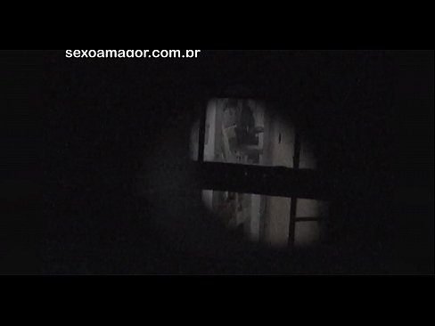 ❤️ Ξανθιά κοπέλα βιντεοσκοπήθηκε κρυφά από ηδονοβλεψία της γειτονιάς κρυμμένο πίσω από κούφια τούβλα ❤️❌ Ποιότητα πορνό ️❤